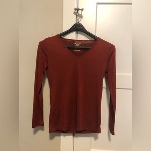 Long sleeve red v neck